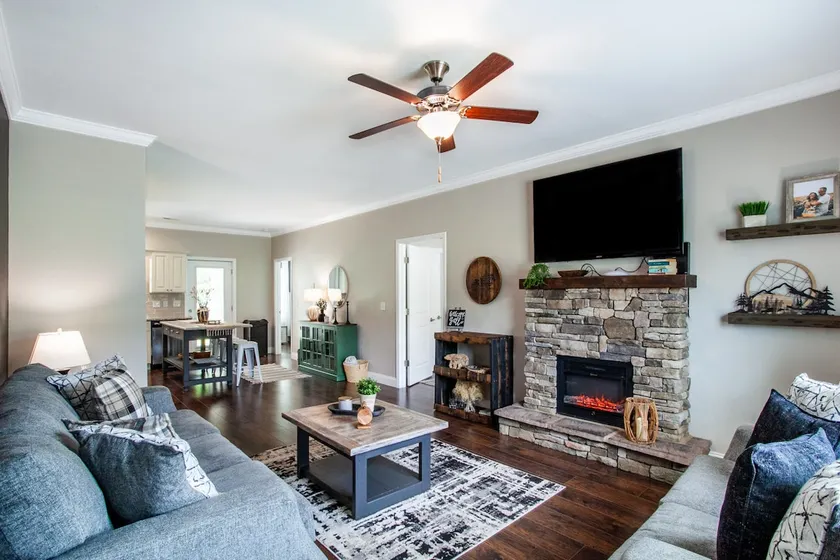 Chic Smoky Mtn Condo w/ Stone Fireplace & Poolv - Image 1