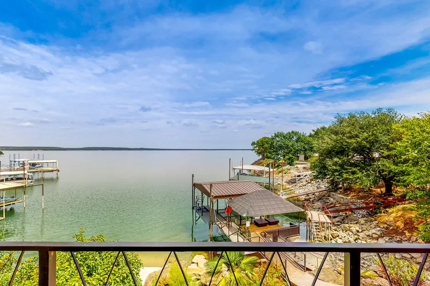 Hot Tub & Views: Luxe Lake Bridgeport Retreat - Image 1