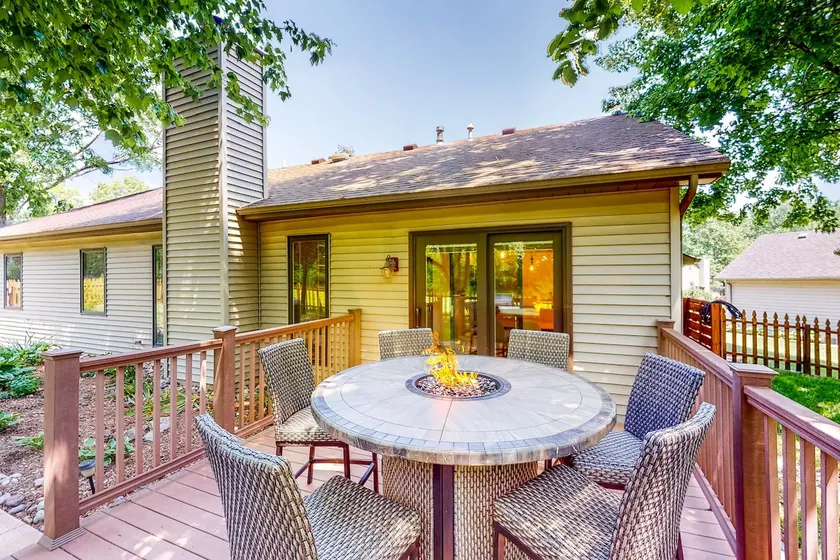 Dog-Friendly Yard! Family Retreat in Fort Wayne - Image 1