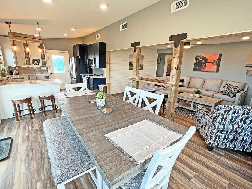 Moonstruck Crab - Beachfront - Island Realty - Image 1
