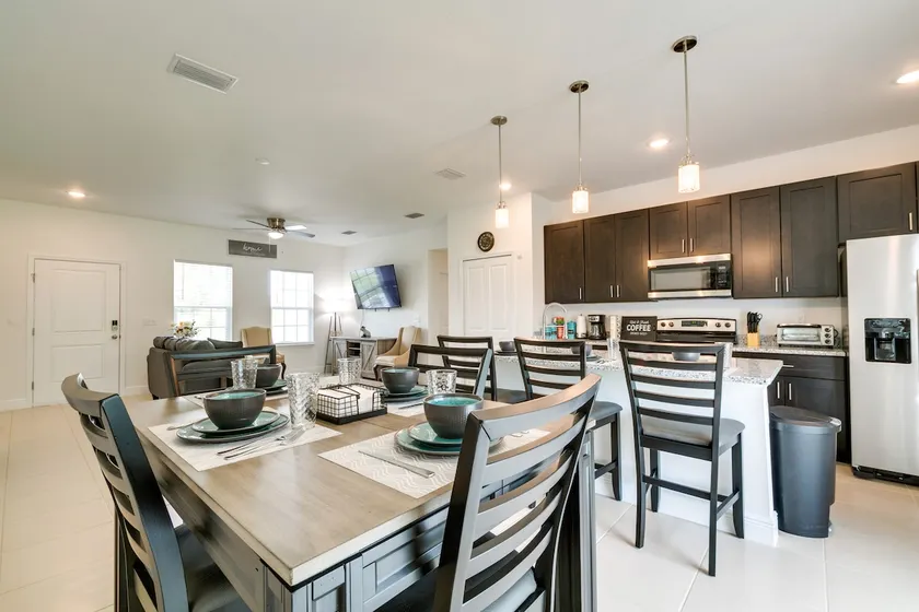 Bright, Pet-Friendly Home: 16 Mi to Downtown Ocala - Image 1