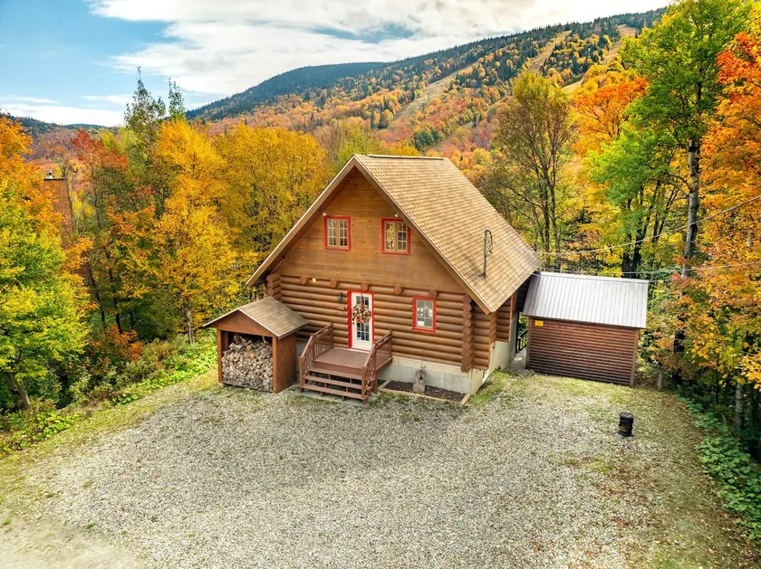 Round Wooden Chalet | L'Antaya - Image 1