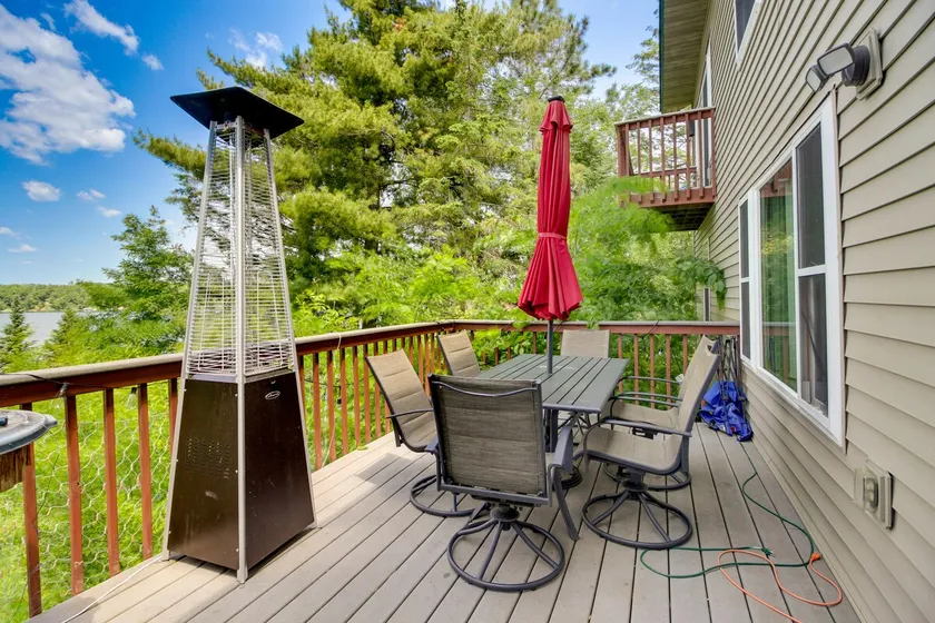 Private Dock: Lakefront Family Home in Outing - Image 1