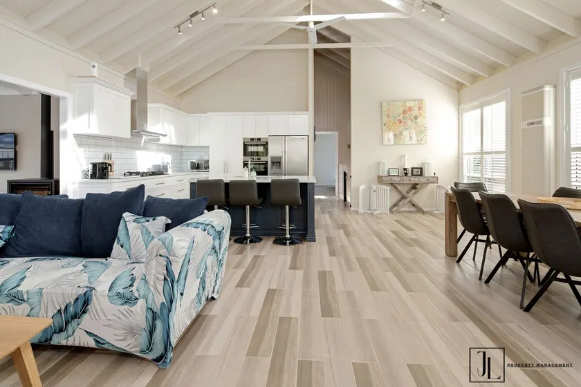 Family Beach House with Games Room |Two Salty Dogs - Image 1