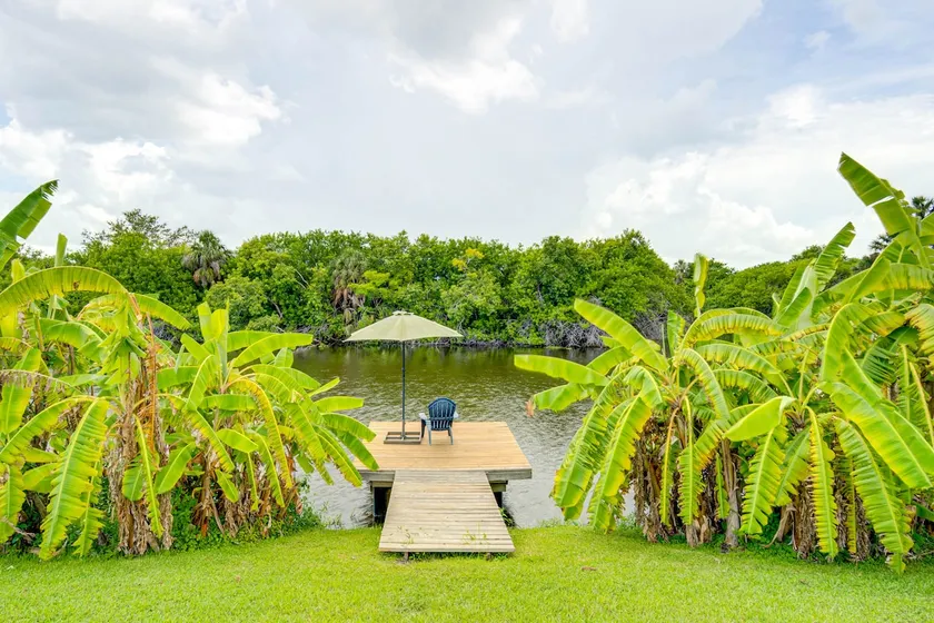 Port Charlotte Home w/ Sunroom, Grill & Fire Pit! - Image 1