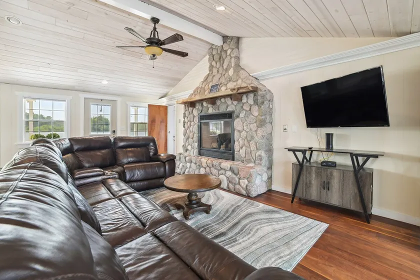 Lakefront Gladwin Vacation Rental w Deck & Dock - Image 1
