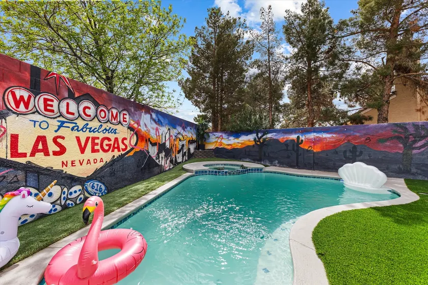 30% Off! Luxury Haven w/Heated Pool & Spa! Pets OK - Image 1