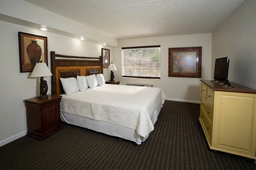 Scenic Studio Haven in Oak Ridge, Branson - Image 1