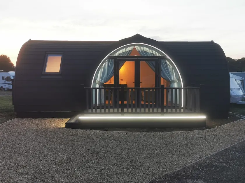 Side Entry Pod 4 (no pets allowed) - Image 1