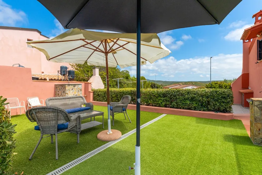 Maison de vacances 'Casa Erbì' avec vue sur la mer, terrasse privée et jardin privé - Image 1
