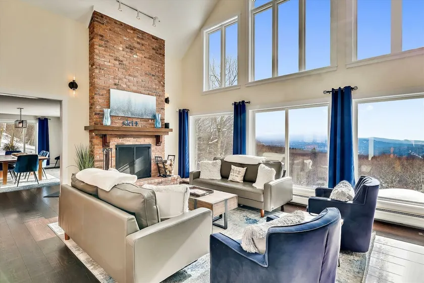 Stoweic Views  - Luxury Dream Vacation Home - Image 1