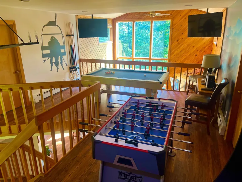 The Mountain Escape - Hot Tub & Game Loft - Image 1