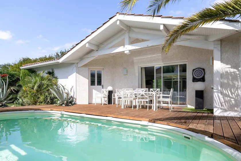 Ferienhaus 'Maison De Vacances 8pers Seignosse' mit privatem Garten und WLAN - Image 1