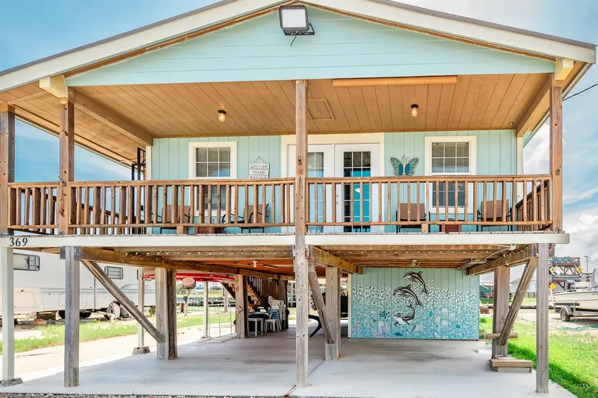 Waterfront Bungalow w/ Pier & Amazing Views - Image 1