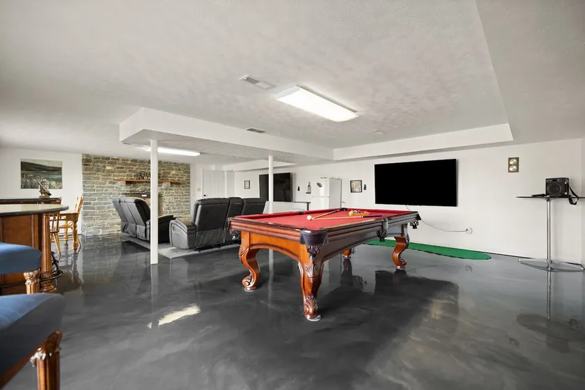 Lake Cumberland • Sleeps 16 • Mancave • Lake Views - Image 1