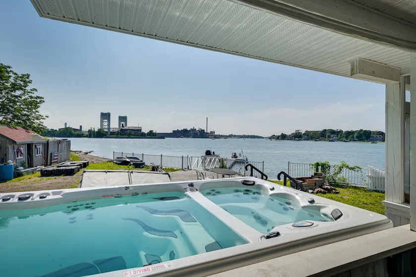Weymouth Waterfront Getaway w/ Swim Spa & Hot Tub - Image 1