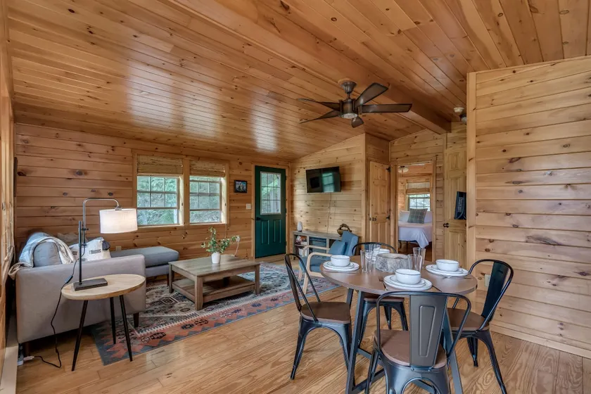 Private Cabin in the Woods-Close to all amenities - Image 1