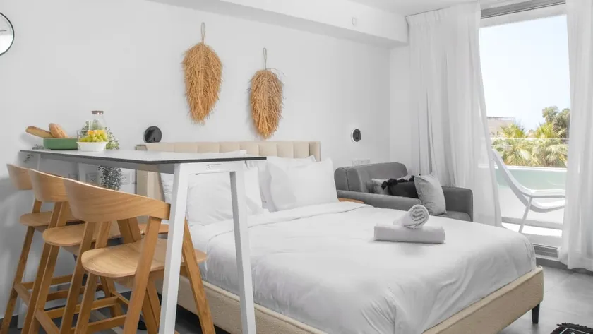 Studio apartment in C-side complex - By Edom - Image 1