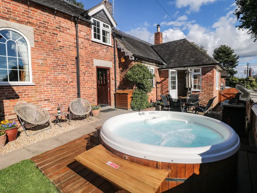 Orchard Cottage - Image 1