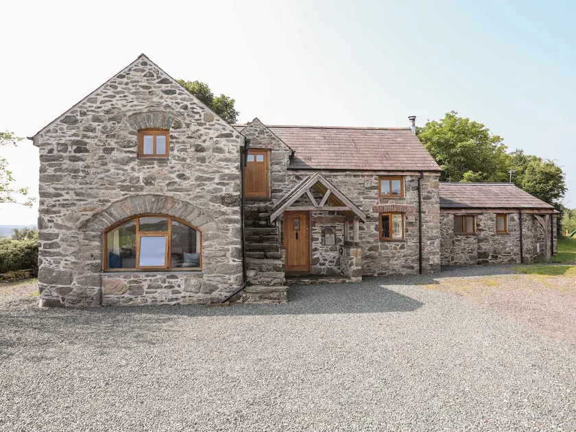 Ty Cerrig - Image 1