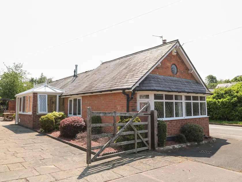 Elm Tree Cottage - Image 1