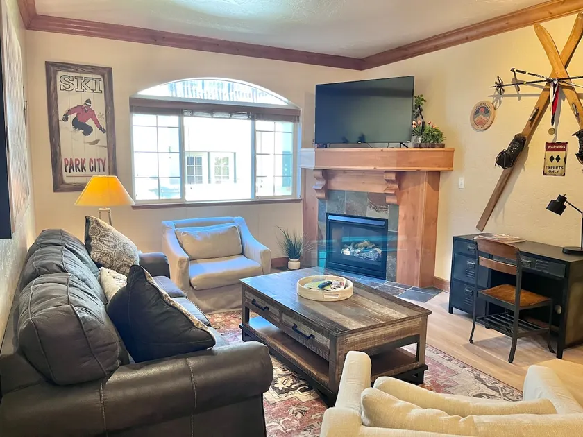 2068 | Premium King Villa | Near Park City + Golf - Image 1