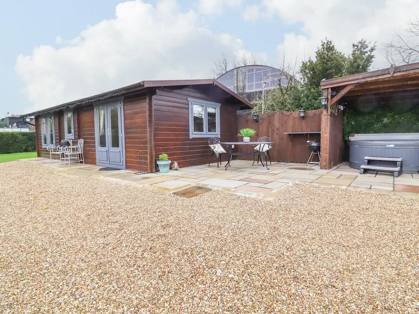 Westfield Lodge - Image 1