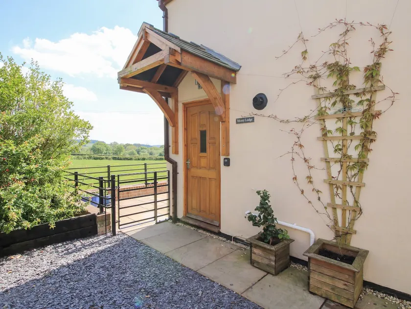 Mossy Lodge - Image 1