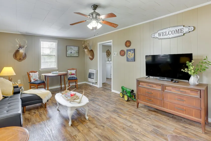 2 Mi to Lake: Lineville Farmhouse w/ Fire Pit - Image 1