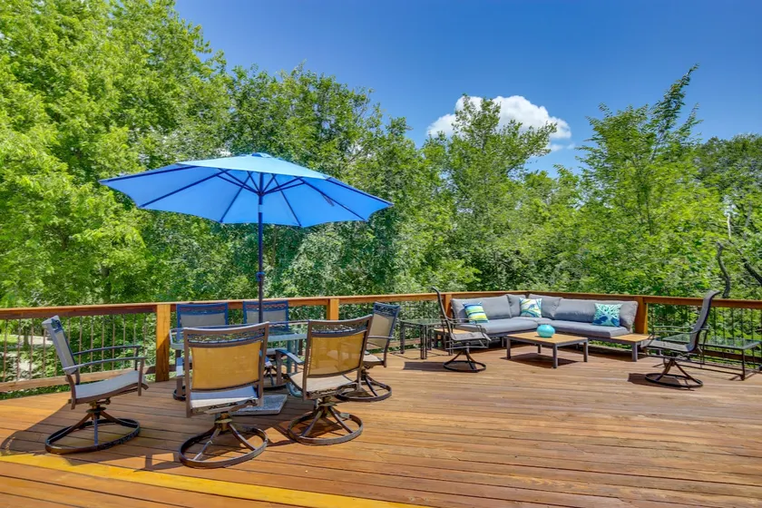 Serene Pacific Getaway: Deck, Grill & Fire Pit! - Image 1