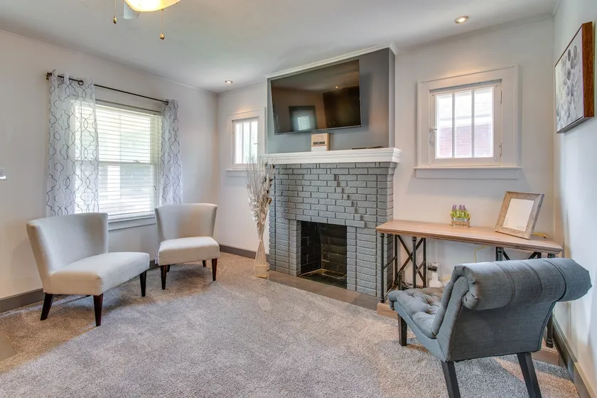 Charming Springfield Home: 2 Mi to Downtown - Image 1