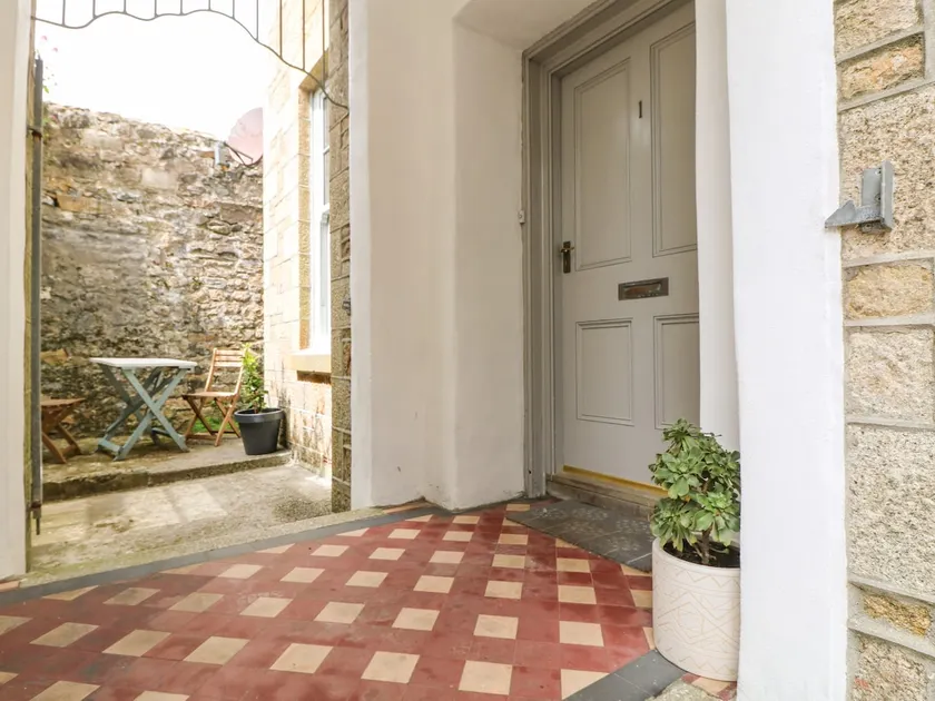 1 Regents Mews - Image 1