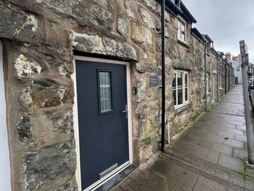 Weaver's Cottage - Image 1