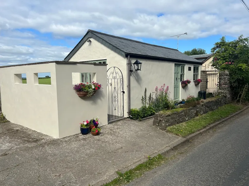 Palmers Lodge - Image 1