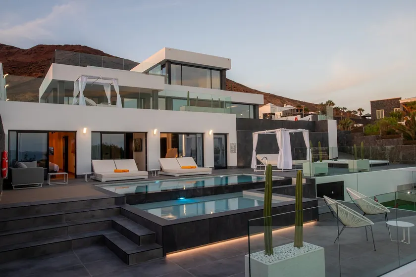 Villa Infinity - Image 1