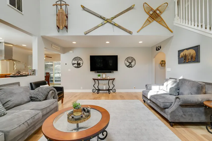 Near Dtwn: Twain Harte Home w/ Furnished Deck! - Image 1