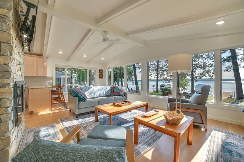 Higgins Lake House w/ Swimming Dock! - Image 1