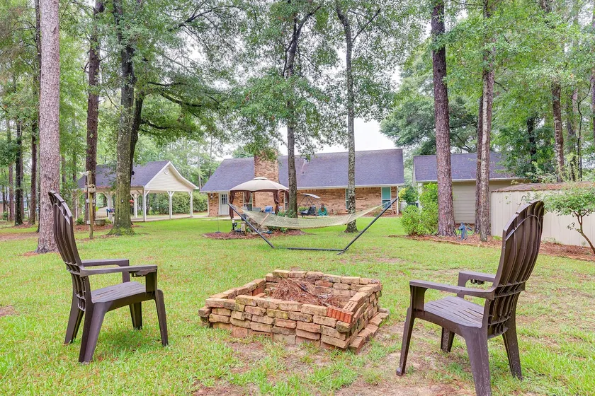Dog-Friendly Alabama Retreat w/ Patio & Fire Pit! - Image 1