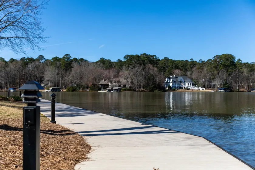 Still waters calm enough for the kids! - Image 1