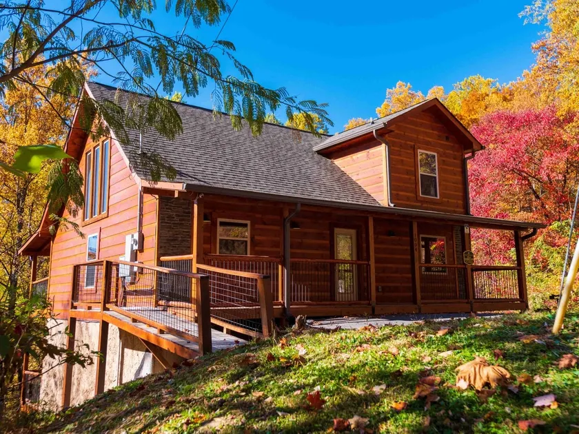 Whispering Pines Retreat By Ghosal Luxury Lodging - Image 1