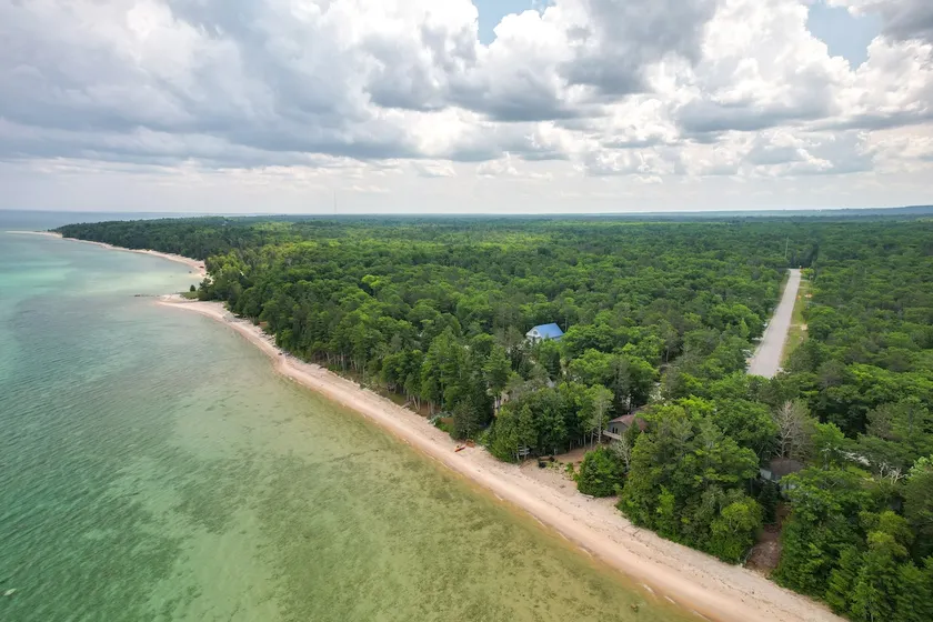 Enchanted Lake Huron Cottage w/ Beach Access! - Image 1