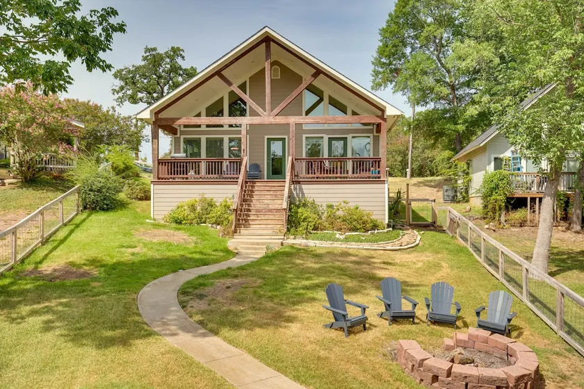Fish & Kayak: Tranquil Cedar Creek Home! - Image 1
