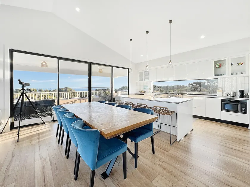 Shelley Beach Retreat-Winter Promo-Stay 4 Pay 3 - Image 1