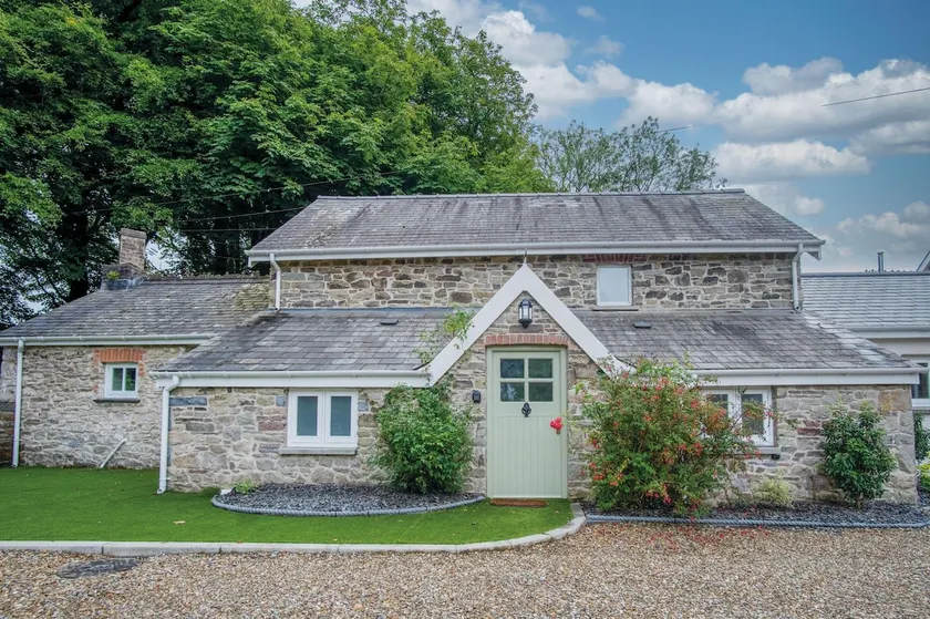 The Lodge - 2 Bedroom Cottage - Princes Gate - Image 1