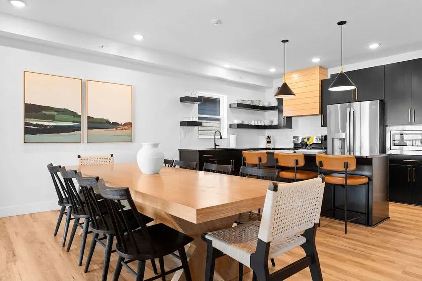 Lakeview! Indoor Pool! Pool Table! - Image 1