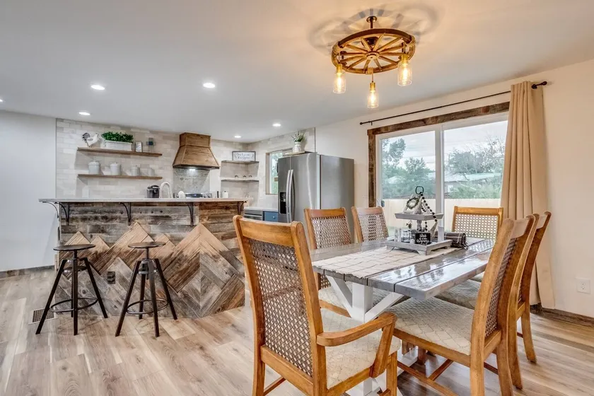 Luxury Spacious House Great for a Family Retreat - Image 1