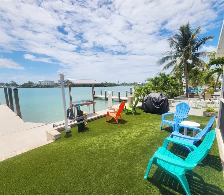 WATERFRONT 2BR / 2BA i Key Colony Beach! 30ft DOCK & Cabana Beach Club & Pool - Image 1