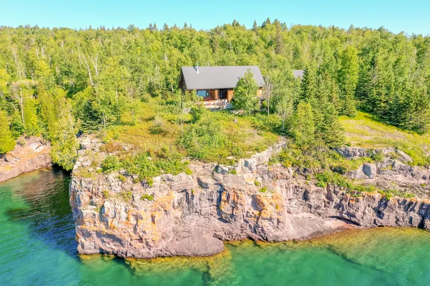 Ravencliff on Lake Superior in Schroeder, MN - Image 1