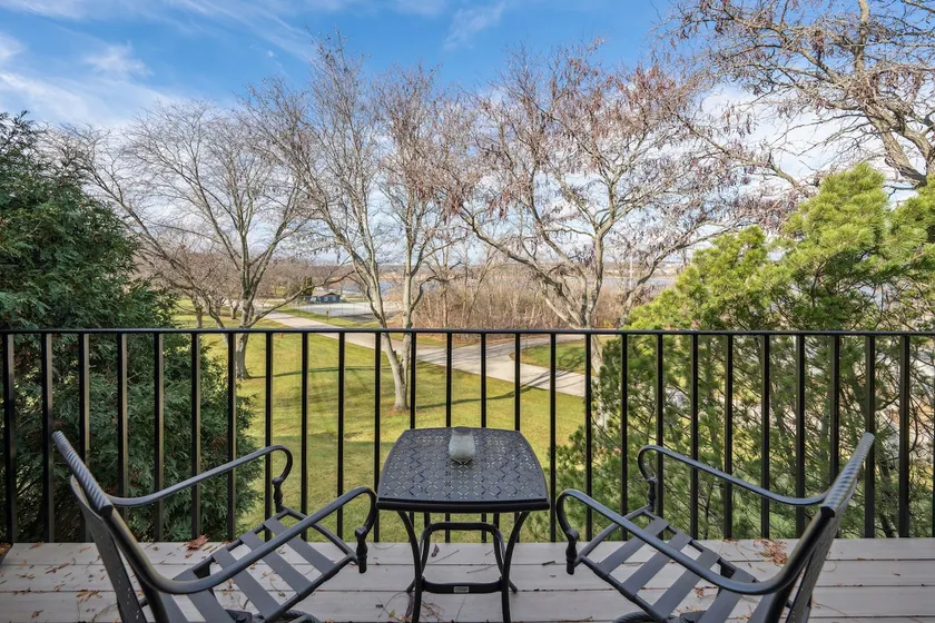 Elegant 4-Season Lake Geneva Condo w/ Fireplace! - Image 1