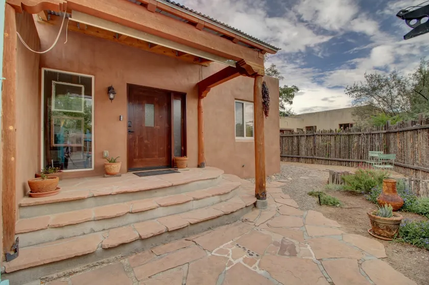 Refurbished Nob Hill Home - Image 1